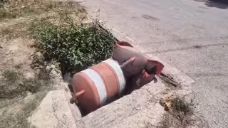 Rejillas expuestas ponen en riesgo a motociclistas en Champotón