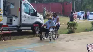 Adultos mayores no acuden a vacunarse contra el COVID-19 en Lázaro Cárdenas