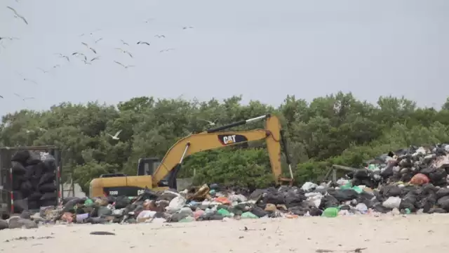 Acumulamiento de la basura en Holbox