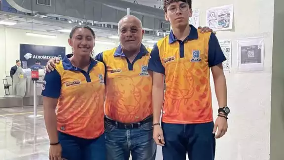 Delegación de Atletismo de la UACAM presente en la Universiada Nacional 2025