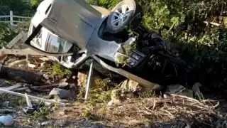 Conductor termina volcado en Playa del Carmen, luego de dormitar
