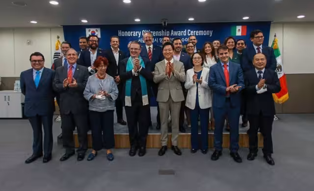 Ebrard visitó Corea del Sur para reforzar relaciones con la nación asiática. Foto: @m_ebrard