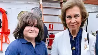 Andrea Nicolás Vallejo Rubio se tomó una foto junto a la reina Sofía de España. Foto: Instagram