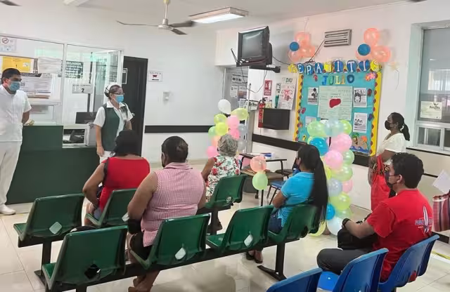 Salud pide estar pendientes de los principales síntomas de esta enfermedad, que son fiebre y la presencia de lesiones en la piel a los 2 días de iniciada la sintomatología.