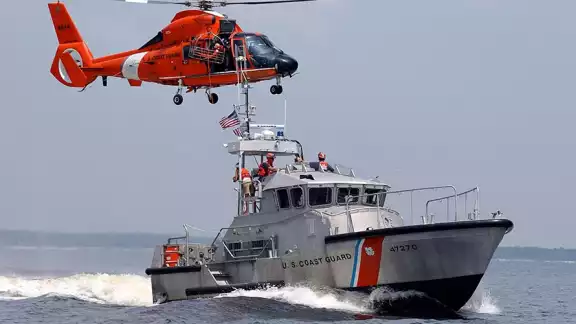 El individuo rescatado contó que salió de Bimini, en Bahamas, el sábado por la noche con otras 39 personas El individuo rescatado contó que salió de Bimini, en Bahamas, el sábado por la noche con otras 39 personas