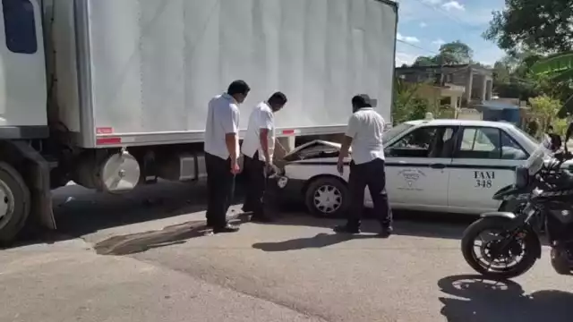 Paramédicos acudieron a brindar los servicios, pero el chófer no lo requirió