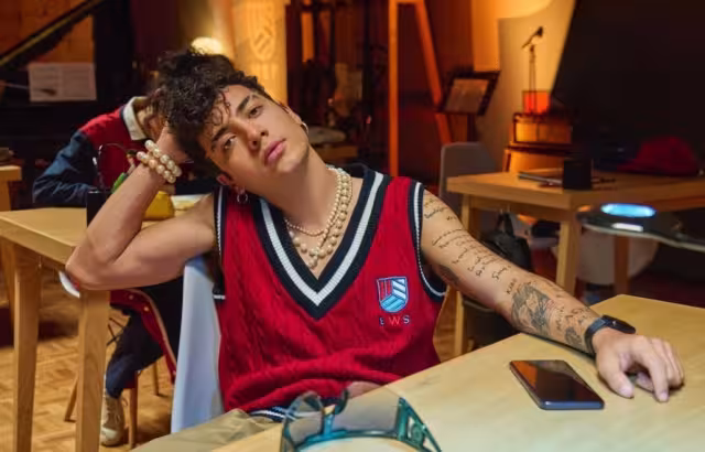 Saak formó parte del equipo de Laura Pausini en La Voz México de 2014