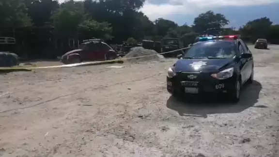 Los testigos pidieron el apoyo de la ambulancia de la Cruz Roja que llego al lugar de los hechos y atendieron al lesionado.