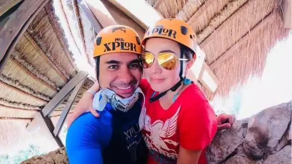 Alex Montiel disfruta de vacaciones con su esposa en Playa del Carmen Alex Montiel disfruta de vacaciones con su esposa en Playa del Carmen