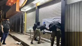 FGE de Quintana Roo catea establecimientos de Tulum; aseguran diversas drogas