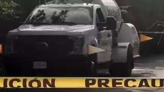 El camión del gas LP fue interceptado cuando iba por la carretera Saba-Tihosuco. Foto: Por Esto!