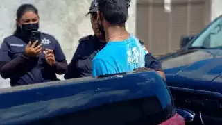 Vecinos llamaron a la Policía Municipal de Progreso para la detención del joven