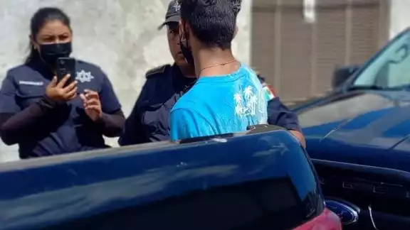 Vecinos llamaron a la Policía Municipal de Progreso para la detención del joven Vecinos llamaron a la Policía Municipal de Progreso para la detención del joven