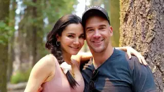 Martha Higareda y Lewis Howes revelan ante fans  el sexo de sus bebés