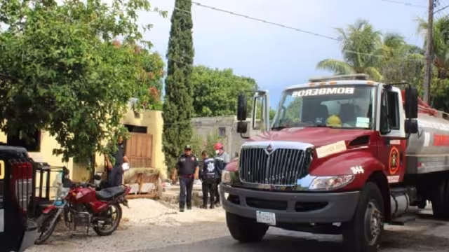 Bomberos acudieron al lugar tras llamado de emergencia. Foto: Alejandro Colli