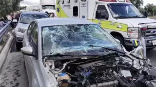 Varios vehículos se vieron afectados por el choque en la carretera México-Pachuca