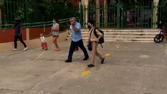 Los padres han retirado a sus alumnos de la escuela Los padres han retirado a sus alumnos de la escuela