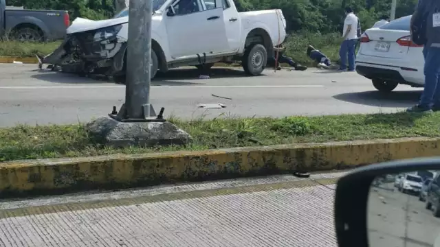 Hasta el momento se ha reportado a una persona lesionada tras otro accidente vehicular en la carretera Puerto Morelos-Cancún