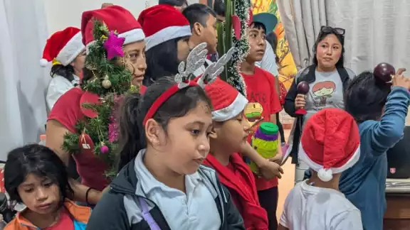 Los niños interpretaron villancicos por las próximas fiestas navideñas Los niños interpretaron villancicos por las próximas fiestas navideñas