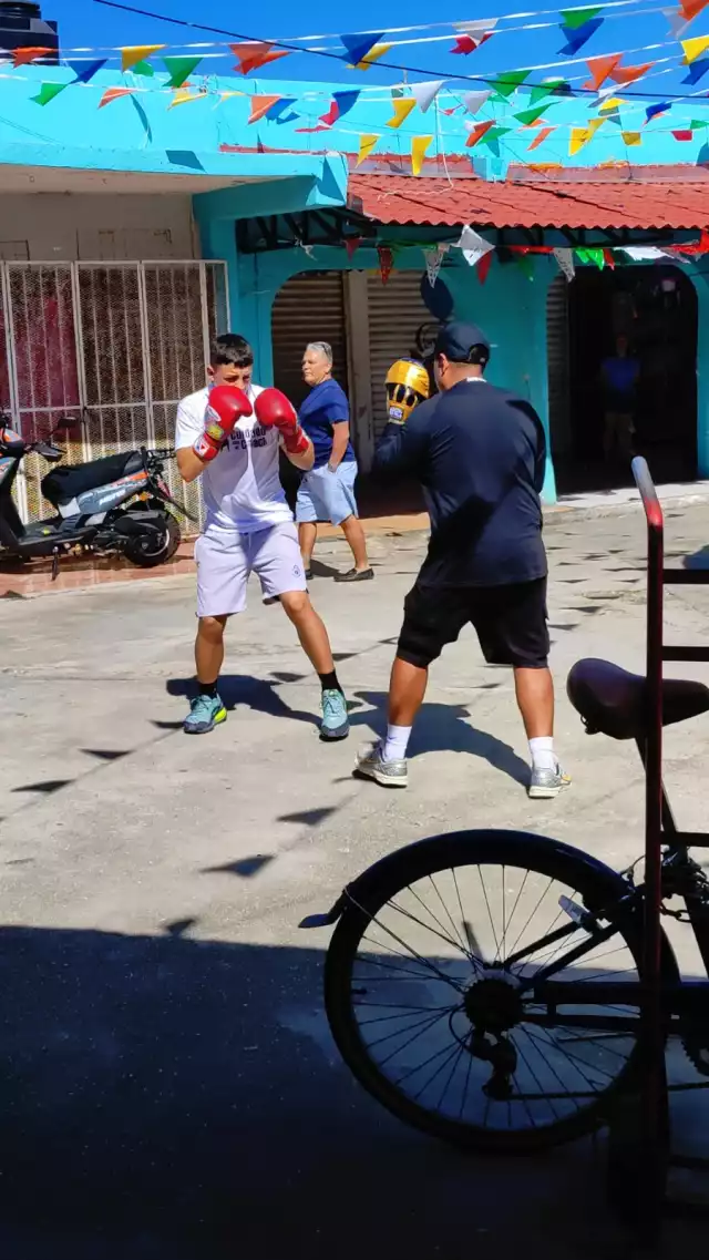 El joven boxeador entrenó en uno de los sitios más conocidos de Cancún.