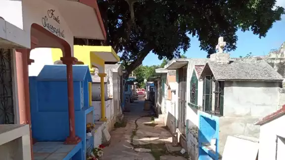 La Policía de Oxkutzkab detuvo a una joven perturbada y canalizada al Psiquiátrico La Policía de Oxkutzkab detuvo a una joven perturbada y canalizada al Psiquiátrico