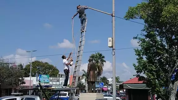 La Canaco de Chetumal indicó que el l Gobernador Carlos Joaquín se comprometió a instalar 250 cámaras de vigilancia en la ciudad La Canaco de Chetumal indicó que el l Gobernador Carlos Joaquín se comprometió a instalar 250 cámaras de vigilancia en la ciudad