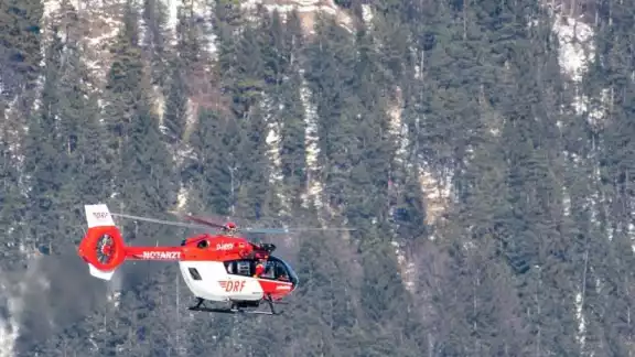 Autoridades hallaron los restos del helicóptero que había desaparecido una hora después de despegar en el sur de Italia Autoridades hallaron los restos del helicóptero que había desaparecido una hora después de despegar en el sur de Italia