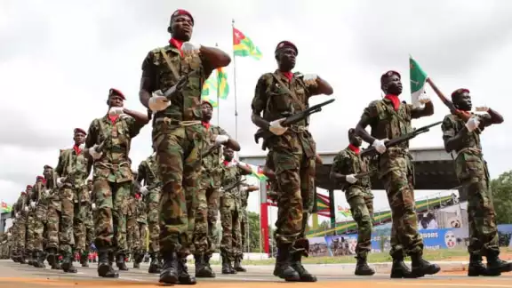 Al menos 10 soldados muertos y otros 50 heridos en un ataque en Burkina Faso