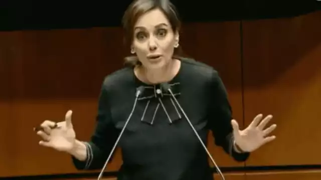 La diputada atacó a Noroña con insultos