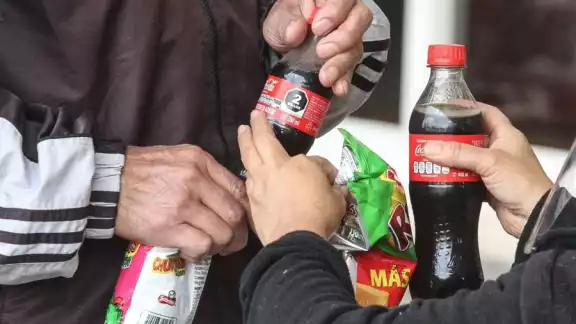 Fuera la comida chatarra de las escuelas de todo México