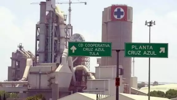 Un enfrentamiento en la cementera Cruz Azul en Hidalgo habría dejado cinco muertos Un enfrentamiento en la cementera Cruz Azul en Hidalgo habría dejado cinco muertos