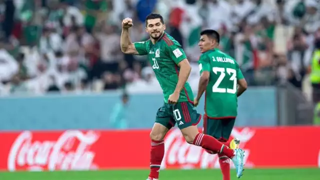 Mauricio Vila, gobernador de Yucatán, celebra el primer gol yucateco en un Mundial