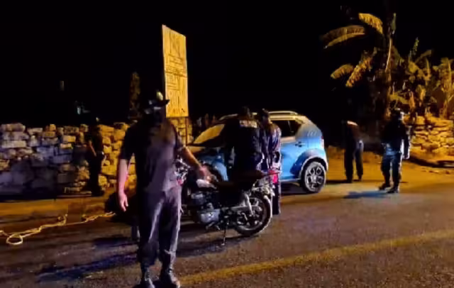 El afectado hacía la cobertura del momento cuando agentes locales resguardaban el automóvil del alcalde tras un accidente