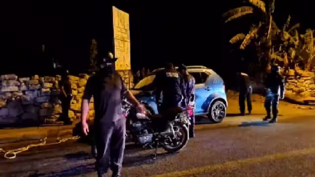 El afectado hacía la cobertura del momento cuando agentes locales resguardaban el automóvil del alcalde tras un accidente