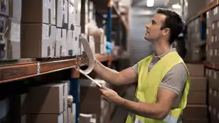 Una de las ofertas de trabajo en Cancún es el puesto de auxiliar de almacén, y sin experiencia