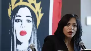 Anabel Hernández escribió el libro "Emma y las otras señoras del narco" en el que involucra a diversos famosos con el narco. Foto: EFE