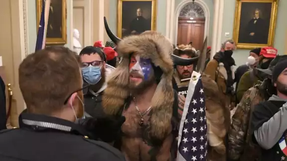 Durante el 2021, simpatizantes de Donald Trump irrumpieron y tomaron el Capitolio de Estados Unidos Durante el 2021, simpatizantes de Donald Trump irrumpieron y tomaron el Capitolio de Estados Unidos