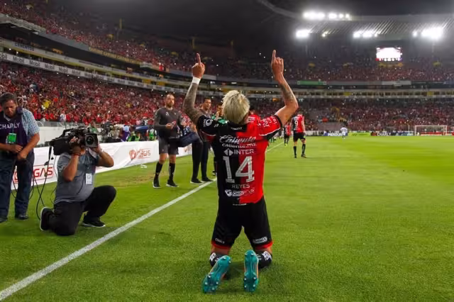 Luis Reyes fue el primer anotador de la noche