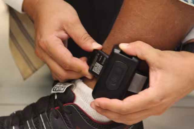 El abusador mantendrá el localizador por el tiempo que dure el proceso, sin derecho a salir de Mérida