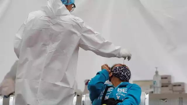 Según el reporte técnico, con corte hasta el mediodía de hoy, 15 mil 286 pacientes se encontraban en aislamiento social