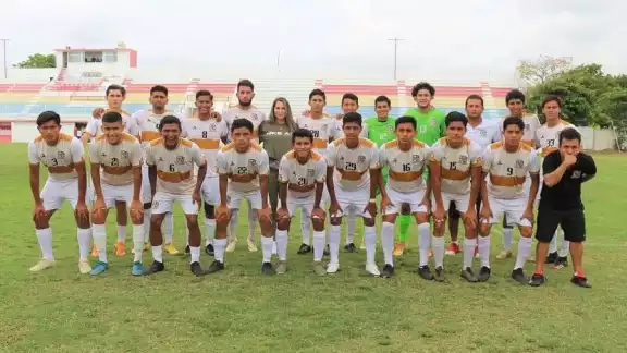 Fue un duelo que tuvo un desarrollo complicado para los dos equipos debido a que el campo de la unidad deportiva Tulum se encontraba en malas condiciones Fue un duelo que tuvo un desarrollo complicado para los dos equipos debido a que el campo de la unidad deportiva Tulum se encontraba en malas condiciones