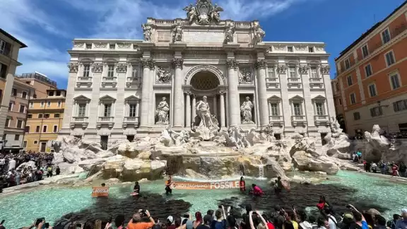 En 2015, la Fontana de Trevi terminó su rehabilitación En 2015, la Fontana de Trevi terminó su rehabilitación