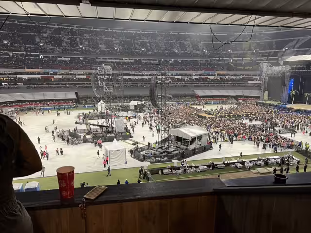 Así se vivió el concierto semivacío de Bad Bunny en el Estadio Azteca: VIDEO