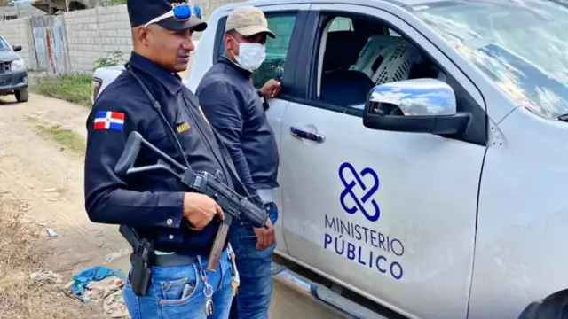 El hecho quedó documentado por una cámara de seguridad que se encontraba en el lugar