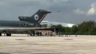 En total fueron trasladadas 27 mujeres y 27 hombres del Centro Penitenciario de Cancún y una persona más en el cereso de Playa del Carmen