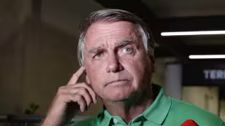 Bolsonaro, expresidente de Brasil, deja el hospital para volver a prisión tras más de una semana internado