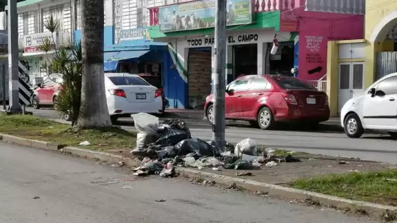 En las calles de Felipe Carrillo Puerto se pueden observar cúmulos de basura