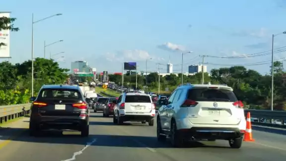 El conductor atropelló a un hombre que conducía un triciclo, quien falleció debido a las graves heridas