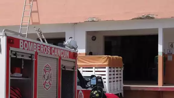 La descarga eléctrica lo aventó al vacío de una altura de cinco metros