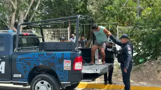 El hombre se encontraba desnudo; afirman que sufre de sus facultades mentales